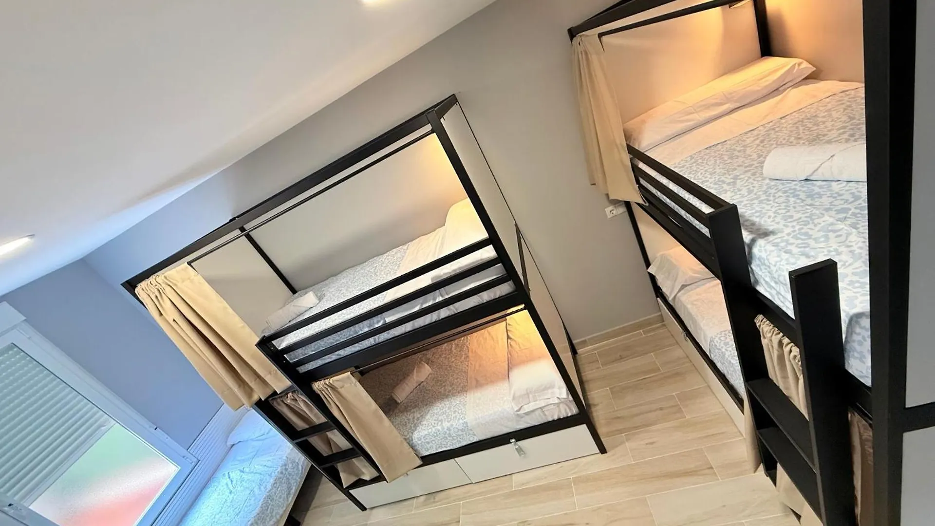 Hostel Vam Torrejon